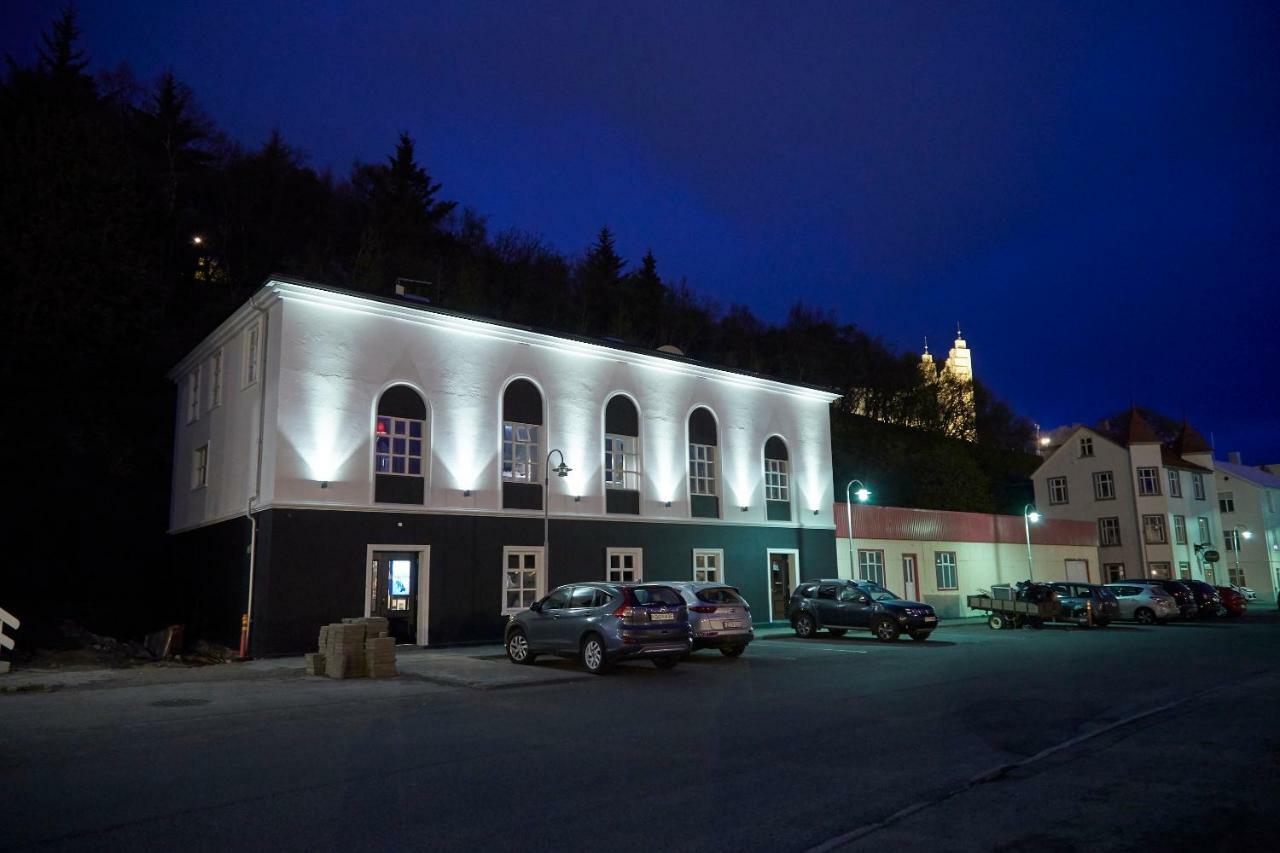 Hotel Akureyri Dynheimar Екстер'єр фото